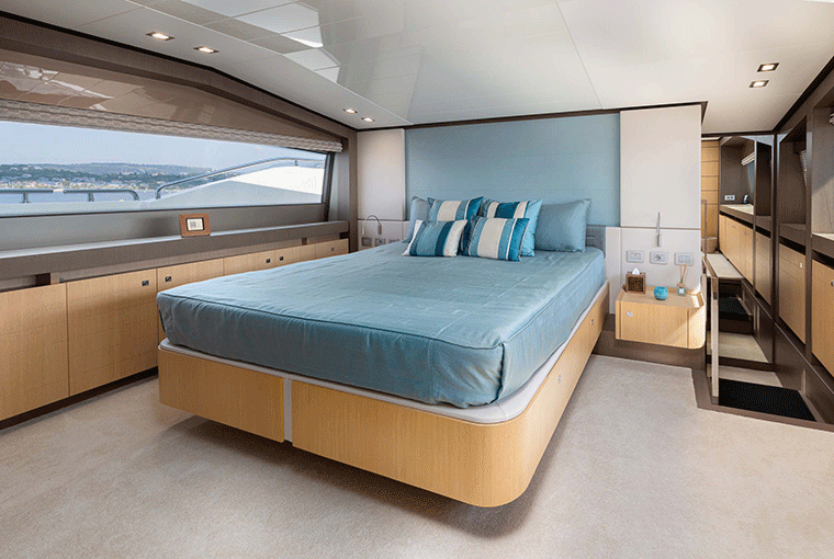 Ferretti Yachts 960
